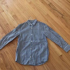 Boys vineyard vines, button down shirt, size small